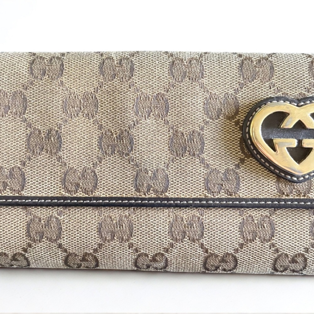 Authentic Gucci GG Canvas & Leather Brown Wallet w/ Heart – Pre-Owned
